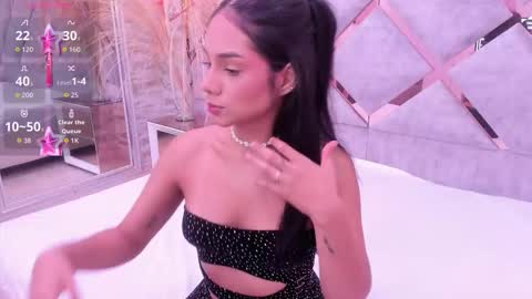 Snapshot of niicole_taylor chatting on 02/05/26, 12:21 Nicole online show from 02/05/26, 12:21