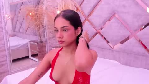 Snapshot of niicole_taylor chatting on 02/06/26, 11:57 Nicole online show from 02/06/26, 11:57