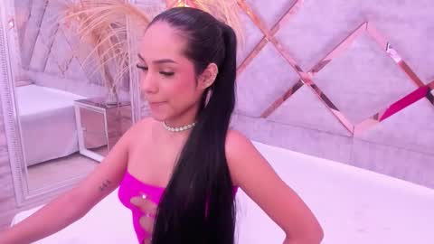 Snapshot of niicole_taylor chatting on 02/09/26, 12:20 Nicole online show from 02/09/26, 12:20