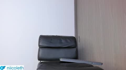 Nicoleth Mendez  online show from 11/12/25, 01:06