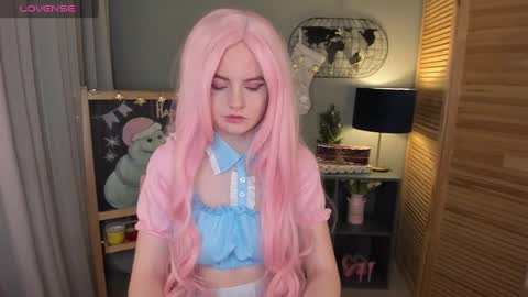 Snapshot of niiik_miiiki chatting on 12/28/24, 07:44 niiik_miiiki online show from 12/28/24, 07:44