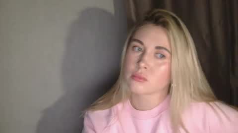 Nika online show from 01/12/26, 04:45