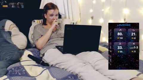 Snapshot of nika_fuchs chatting on 11/08/25, 11:14 Nika online show from 11/08/25, 11:14