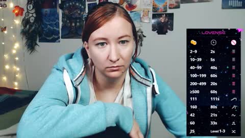 Snapshot of nika_fuchs chatting on 12/17/25, 12:05 Nika online show from 12/17/25, 12:05