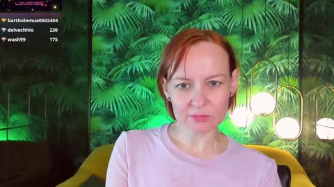 Snapshot of nika_gentle chatting on 12/25/24, 12:37 Nika online show from 12/25/24, 12:37