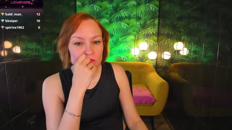 Snapshot of nika_gentle chatting on 01/08/25, 08:27 Nika online show from 01/08/25, 08:27