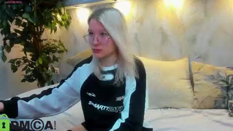 Nika Sm online show from 08/06/26, 09:22