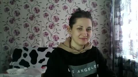 nika_smily online show from 11/28/25, 04:37