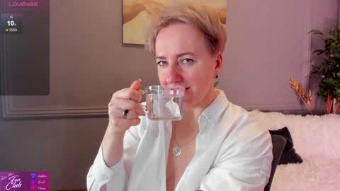 Nika online show from 01/04/25, 08:28