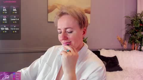 Nika online show from 01/04/25, 02:35