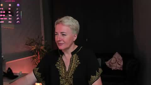 Snapshot of nika_smit chatting on 07/04/26, 05:13 Nika online show from 07/04/26, 05:13