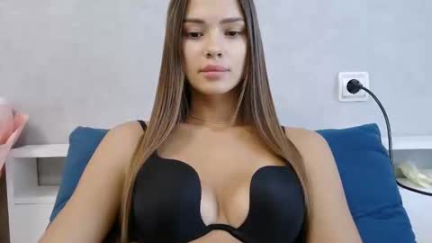 Snapshot of nika_verona1 chatting on 06/08/26, 04:57 Nika online show from 06/08/26, 04:57