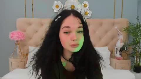 Snapshot of nikaflowers chatting on 12/09/24, 06:34 Nika online show from 12/09/24, 06:34