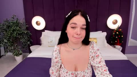 Snapshot of nikaflowers chatting on 12/17/24, 08:34 Nika online show from 12/17/24, 08:34