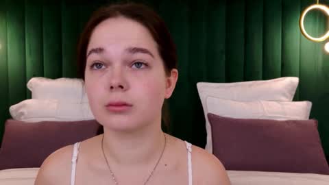Snapshot of nikaflowers chatting on 09/15/25, 02:55 Nika online show from 09/15/25, 02:55