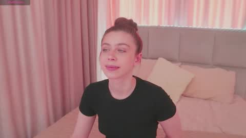Snapshot of nikaletta chatting on 05/04/26, 09:49 Nika online show from 05/04/26, 09:49