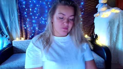 Snapshot of nikaskylink chatting on 09/14/25, 02:44 Nika online show from 09/14/25, 02:44