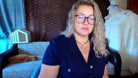 Snapshot of nikaskylink chatting on 09/15/25, 03:06 Nika online show from 09/15/25, 03:06