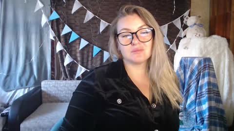 Snapshot of nikaskylink chatting on 10/02/25, 04:08 Nika online show from 10/02/25, 04:08