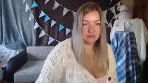 Snapshot of nikaskylink chatting on 10/04/25, 04:21 Nika online show from 10/04/25, 04:21