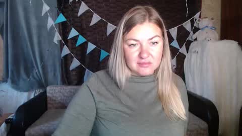 Snapshot of nikaskylink chatting on 10/06/25, 04:43 Nika online show from 10/06/25, 04:43