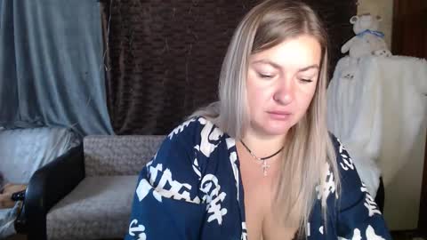 Snapshot of nikaskylink chatting on 10/10/25, 04:00 Nika online show from 10/10/25, 04:00