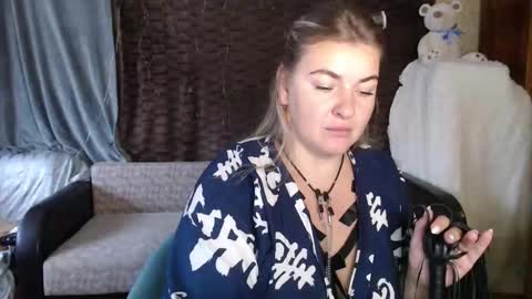 Snapshot of nikaskylink chatting on 10/22/25, 06:35 Nika online show from 10/22/25, 06:35