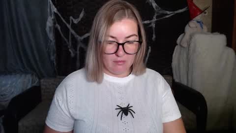 Snapshot of nikaskylink chatting on 10/30/25, 03:41 Nika online show from 10/30/25, 03:41