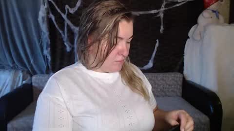 Snapshot of nikaskylink chatting on 11/01/25, 04:25 Nika online show from 11/01/25, 04:25