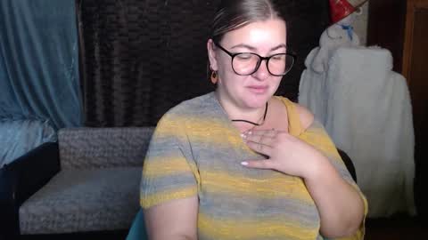 Nika online show from 11/06/25, 04:24