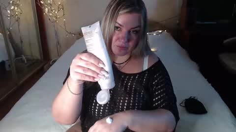 Nika online show from 02/19/26, 05:58