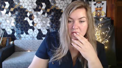 Nika online show from 03/31/26, 04:13