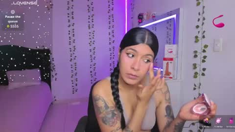 Snapshot of nikibryce_ chatting on 05/09/26, 01:00 Niki online show from 05/09/26, 01:00
