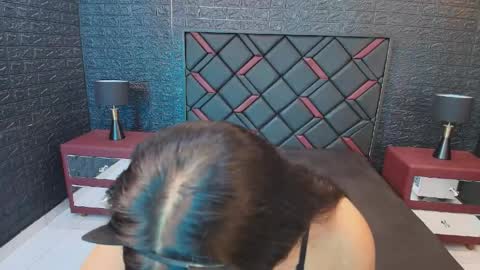 Snapshot of nikibunn chatting on 05/15/26, 01:18 NIKI online show from 05/15/26, 01:18