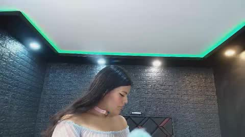 Snapshot of nikibunn chatting on 05/25/26, 12:44 NIKI online show from 05/25/26, 12:44