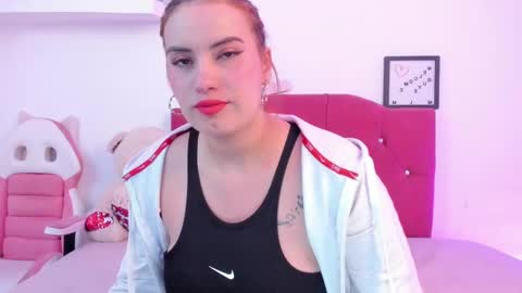 Snapshot of nikii_28 chatting on 01/11/25, 10:40 Nikii online show from 01/11/25, 10:40