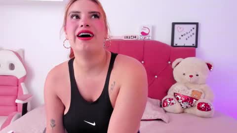 Snapshot of nikii_28 chatting on 01/19/25, 08:30 Nikii online show from 01/19/25, 08:30