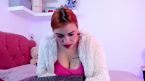 Snapshot of nikii_28 chatting on 03/05/25, 12:00 Nikii online show from 03/05/25, 12:00