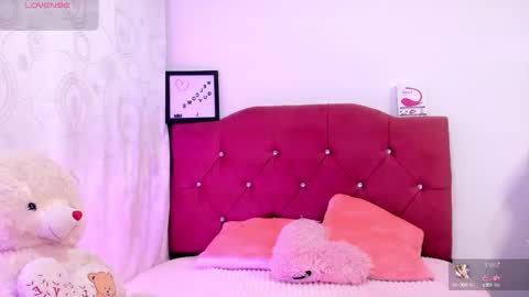 Snapshot of nikii_28 chatting on 09/11/25, 02:11 Nikii online show from 09/11/25, 02:11