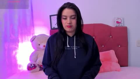 Snapshot of nikii_28 chatting on 10/11/25, 09:35 Nikii online show from 10/11/25, 09:35