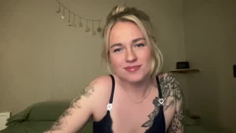 Snapshot of nikitanoirxo chatting on 05/20/26, 03:24 Nikita Noir Xo online show from 05/20/26, 03:24