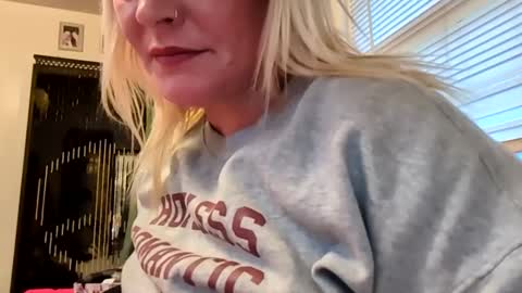 Snapshot of nikki32313 chatting on 05/08/26, 10:20 nikki32313 online show from 05/08/26, 10:20
