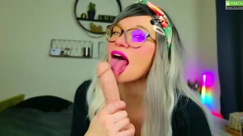 Kitty Chatte online show from 12/03/24, 08:28