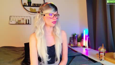 Kitty Chatte online show from 02/16/25, 08:21