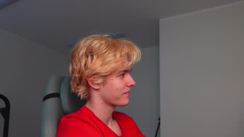 Snapshot of nikki_hard chatting on 12/21/25, 08:54 nikki online show from 12/21/25, 08:54