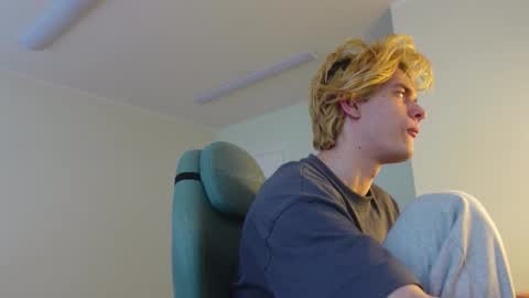 nikki online show from 02/01/26, 02:04