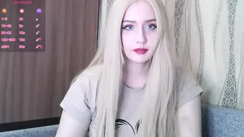 Nikki Roseana online show from 12/19/25, 04:14