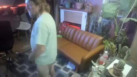 nikkiandtony online show from 01/19/25, 04:22