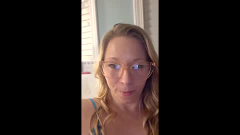 Snapshot of nikkib653466 chatting on 02/25/26, 03:05 nikkib653466 online show from 02/25/26, 03:05