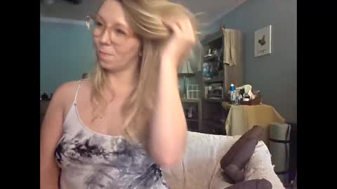 nikkib653466 online show from 06/05/26, 03:29